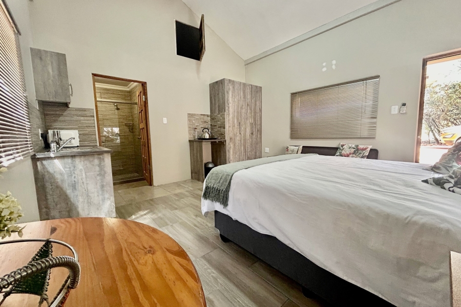 6 Bedroom Property for Sale in Melodie North West